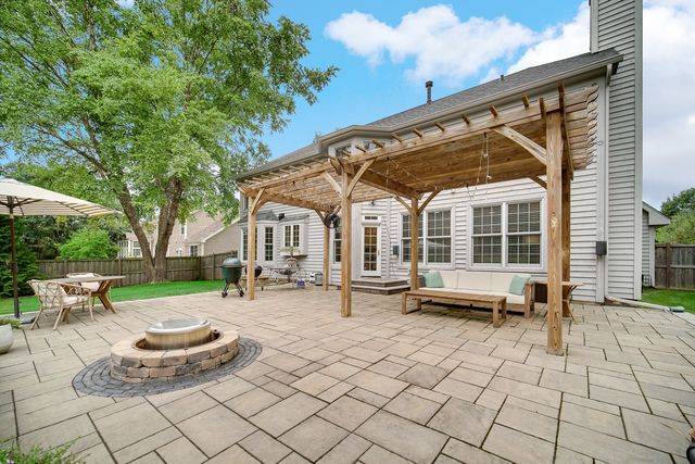 1429 Braxton Road, Libertyville, IL 60048