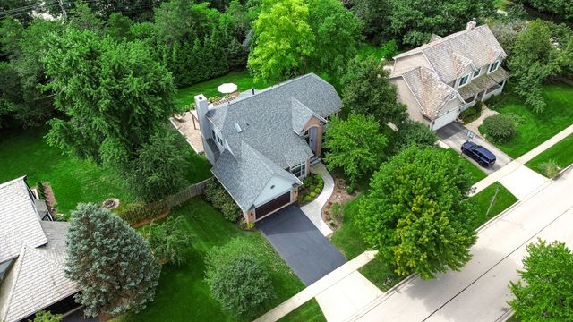 1429 Braxton Road, Libertyville, IL 60048