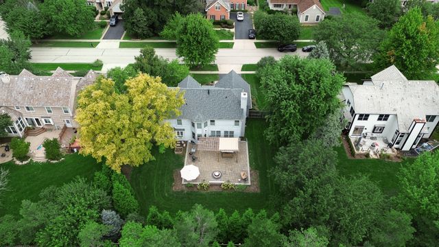 1429 Braxton Road, Libertyville, IL 60048