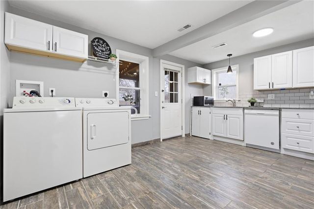 6713 S Elm Street, Pleasant Valley, MO 64068