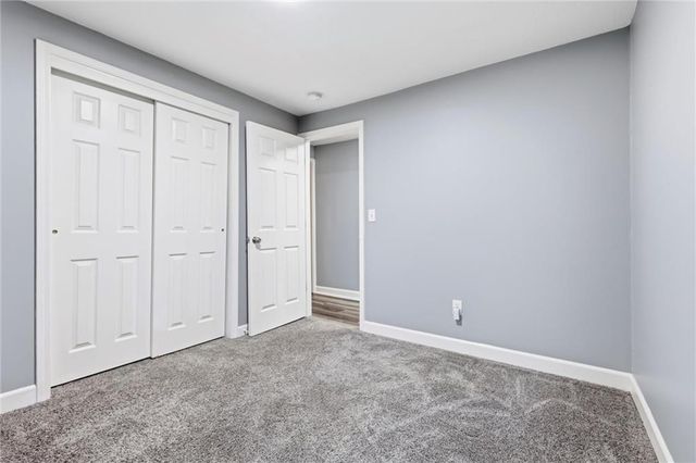 6713 S Elm Street, Pleasant Valley, MO 64068