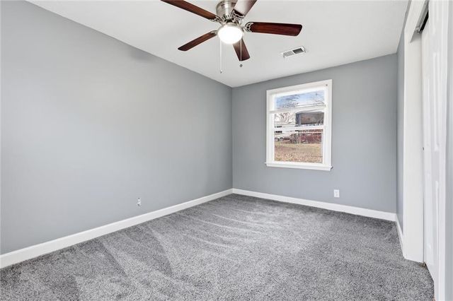 6713 S Elm Street, Pleasant Valley, MO 64068