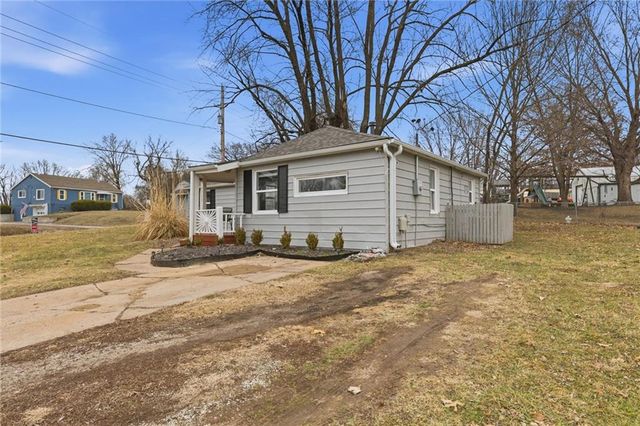 6713 S Elm Street, Pleasant Valley, MO 64068