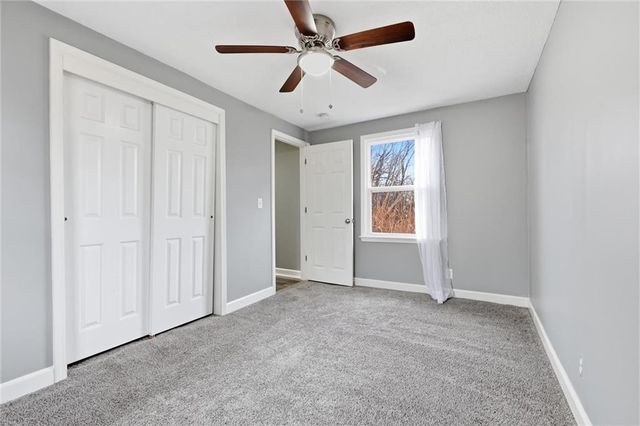 6713 S Elm Street, Pleasant Valley, MO 64068