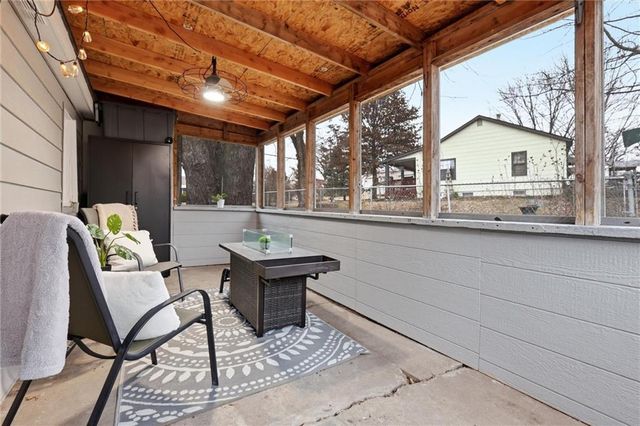 6713 S Elm Street, Pleasant Valley, MO 64068