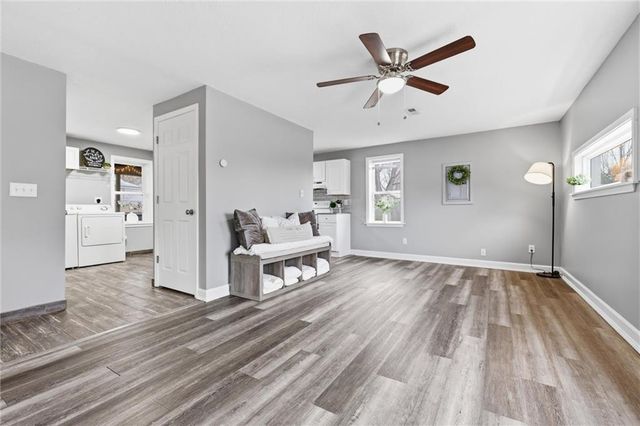 6713 S Elm Street, Pleasant Valley, MO 64068