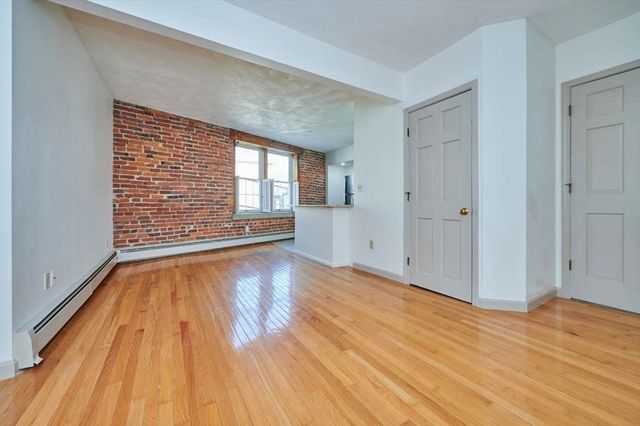 75 Summer St 3, Salem, MA 01970