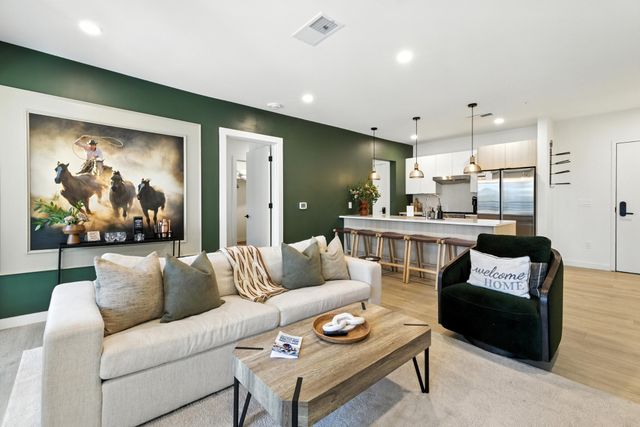 635 7th Ave S Apt 503, Nashville, TN 37203