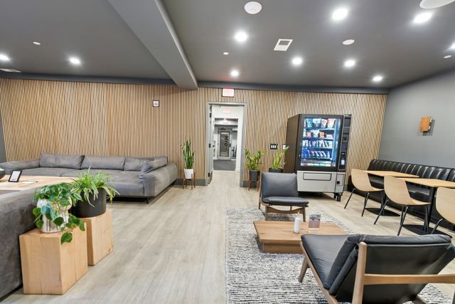 635 7th Ave S Apt 503, Nashville, TN 37203