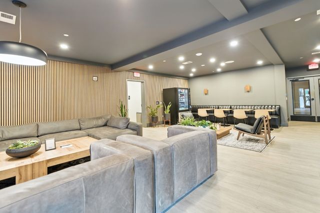 635 7th Ave S Apt 503, Nashville, TN 37203