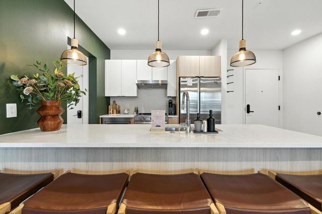 635 7th Ave S Apt 503, Nashville, TN 37203