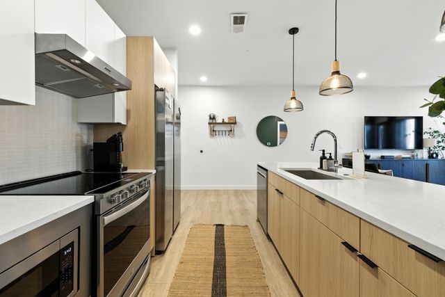 635 7th Ave S Apt 503, Nashville, TN 37203