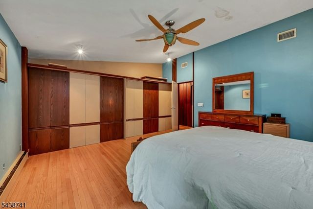 2009 E Glen Ave, Washington Twp., NJ 07676