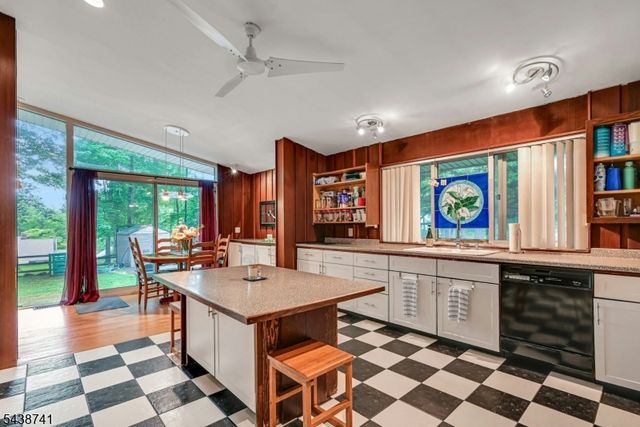 2009 E Glen Ave, Washington Twp., NJ 07676
