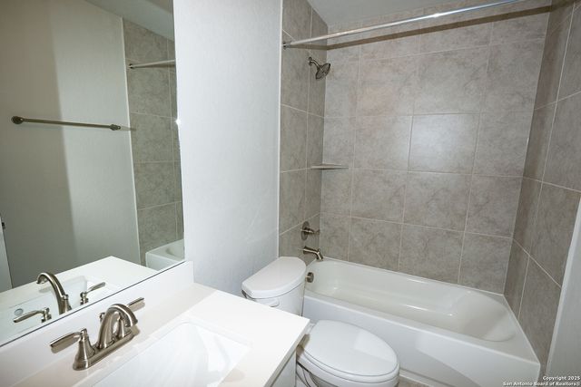 25027 Las Pilas, San Antonio, TX 78261