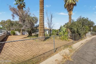 916 E CAMBRIDGE Avenue, Phoenix, AZ 85006