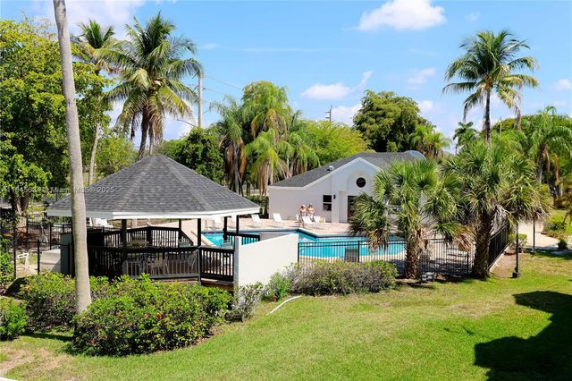 446 SW 113th Way 446, Pembroke Pines, FL 33025