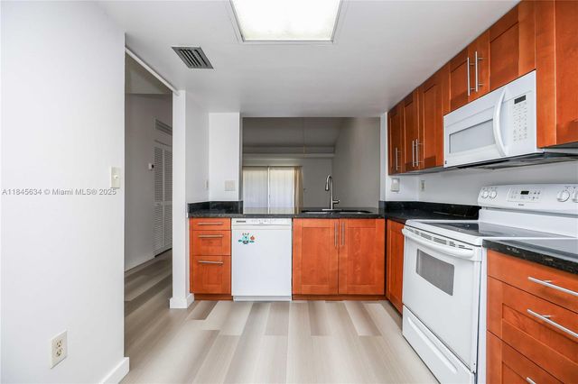446 SW 113th Way 446, Pembroke Pines, FL 33025