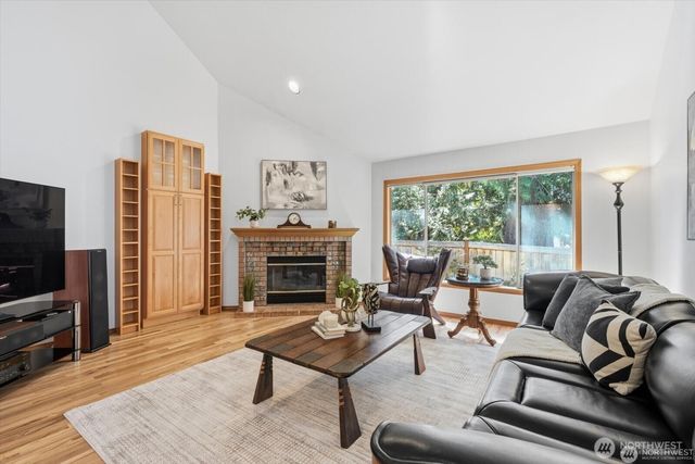 4649 244th Place SE, Sammamish, WA 98029