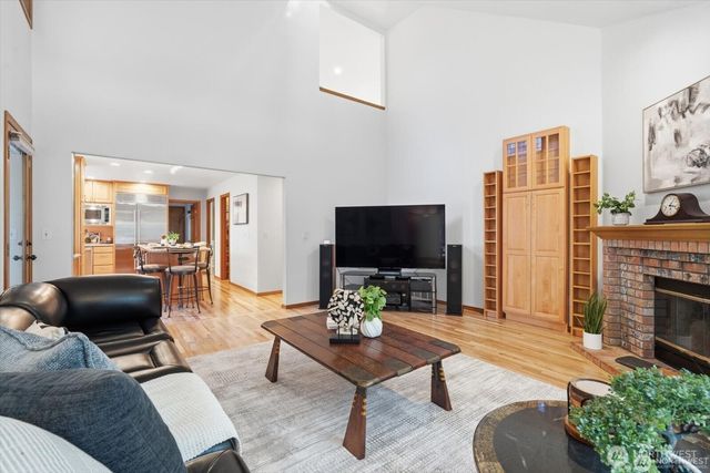 4649 244th Place SE, Sammamish, WA 98029