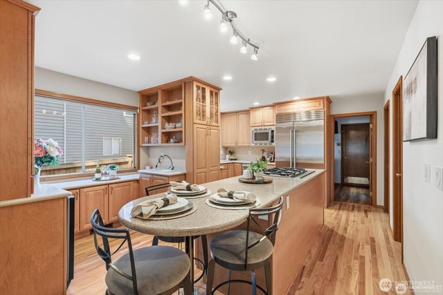 4649 244th Place SE, Sammamish, WA 98029