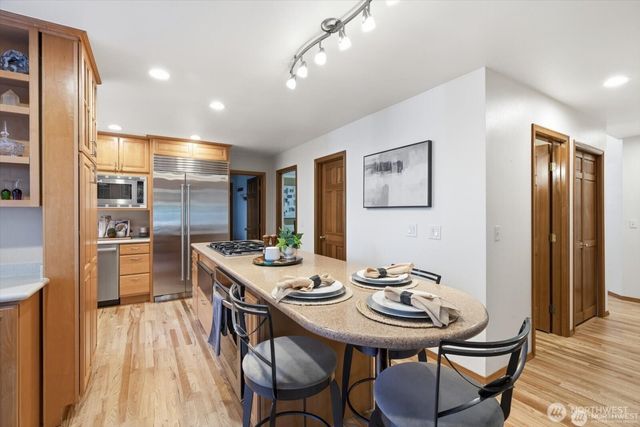 4649 244th Place SE, Sammamish, WA 98029