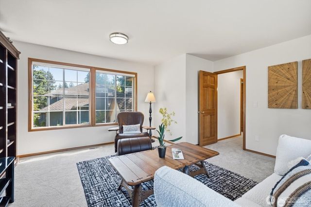 4649 244th Place SE, Sammamish, WA 98029