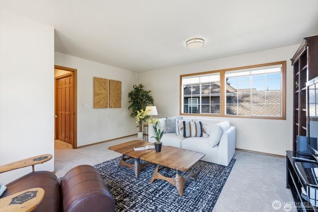 4649 244th Place SE, Sammamish, WA 98029