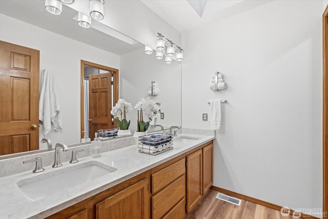 4649 244th Place SE, Sammamish, WA 98029