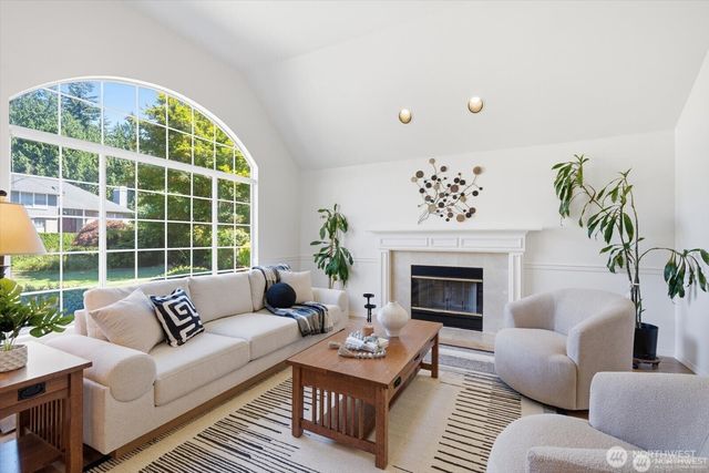 4649 244th Place SE, Sammamish, WA 98029