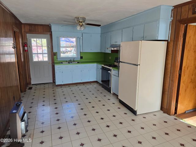 711 Dr Martin Luther King Jr Drive N, Ahoskie, NC 27910