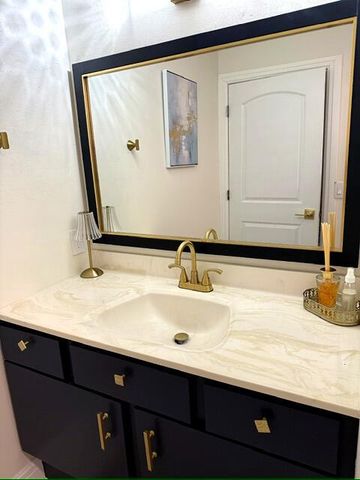 183 Minz Park CIRCLE, West Bend, WI 53095