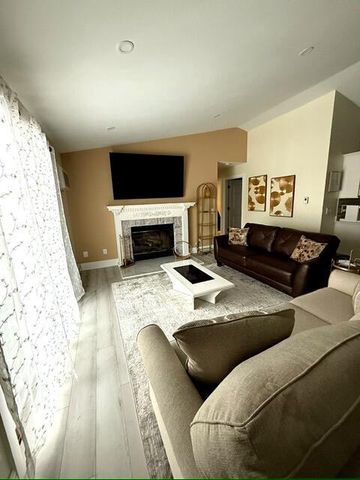 183 Minz Park CIRCLE, West Bend, WI 53095