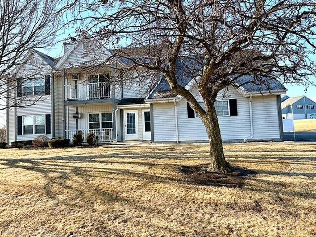 183 Minz Park CIRCLE, West Bend, WI 53095