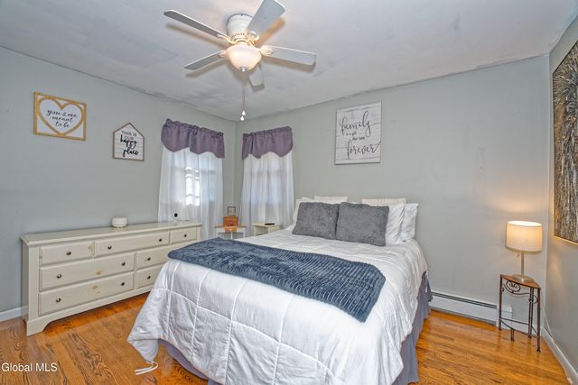 17 Midland Road, North Greenbush, NY 12180