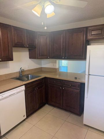 5515 N LAKEWOOD Circle N 124, Margate, FL 33063