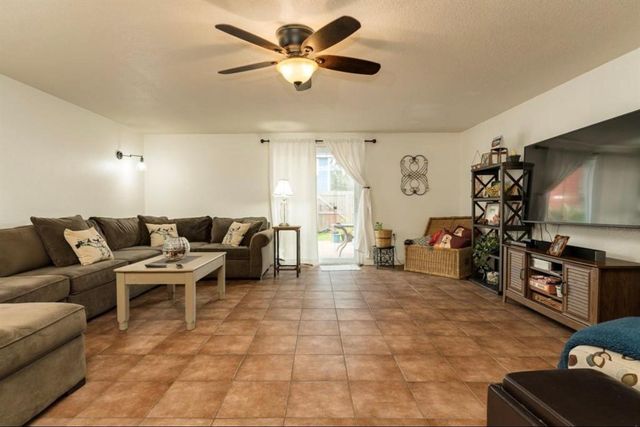 4924 Avenue O, Galveston, TX 77551