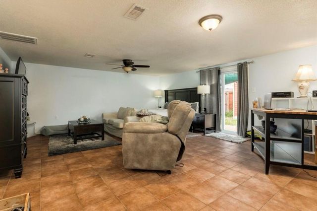 4924 Avenue O, Galveston, TX 77551