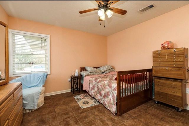 4924 Avenue O, Galveston, TX 77551