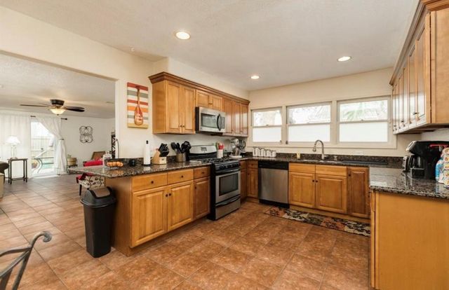 4924 Avenue O, Galveston, TX 77551