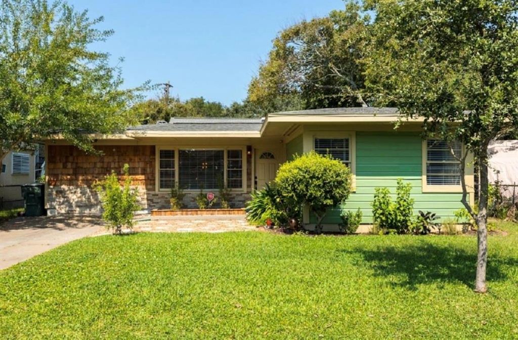 4924 Avenue O, Galveston, TX 77551