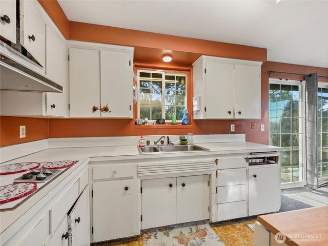 29853 8th Avenue SW, Federal Way, WA 98023