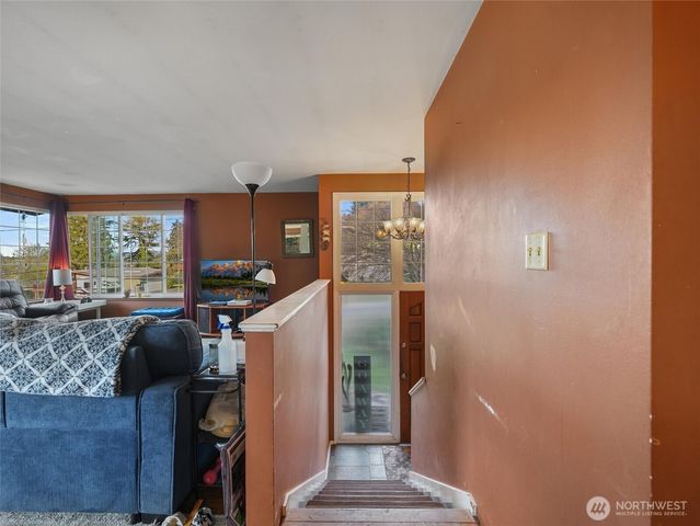 29853 8th Avenue SW, Federal Way, WA 98023