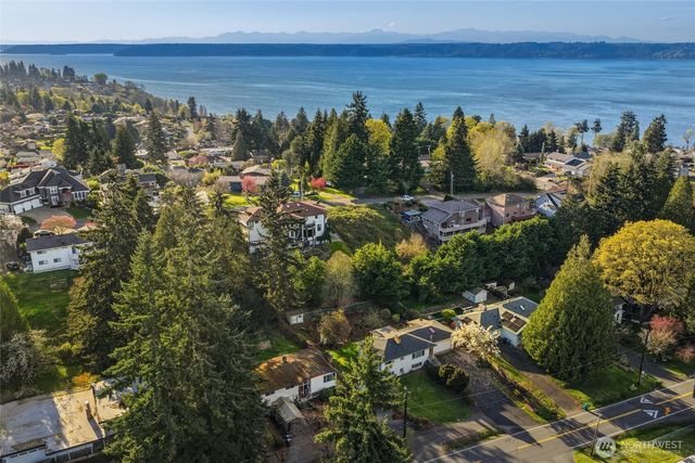 29853 8th Avenue SW, Federal Way, WA 98023