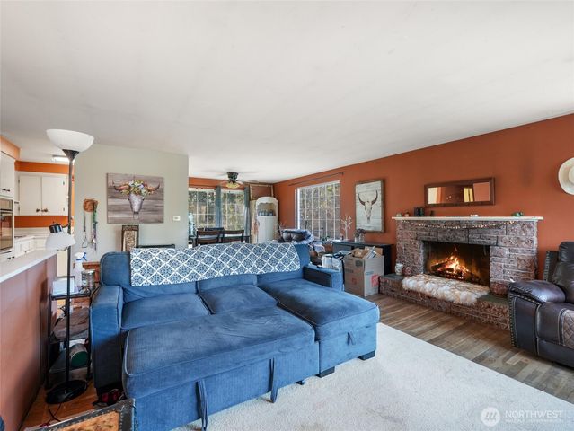 29853 8th Avenue SW, Federal Way, WA 98023