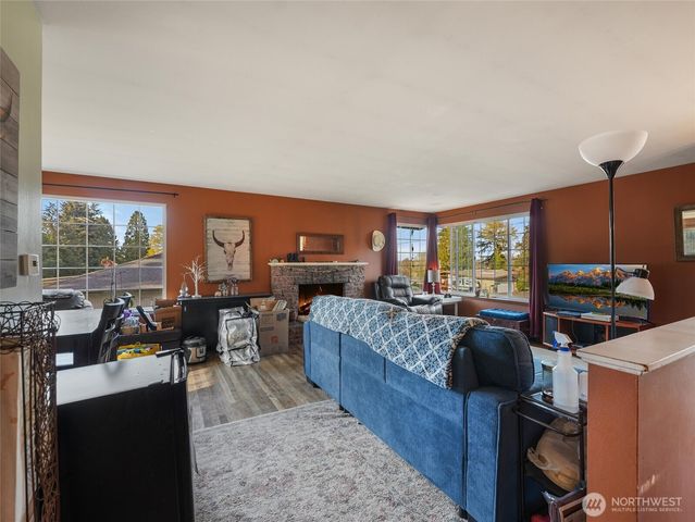 29853 8th Avenue SW, Federal Way, WA 98023