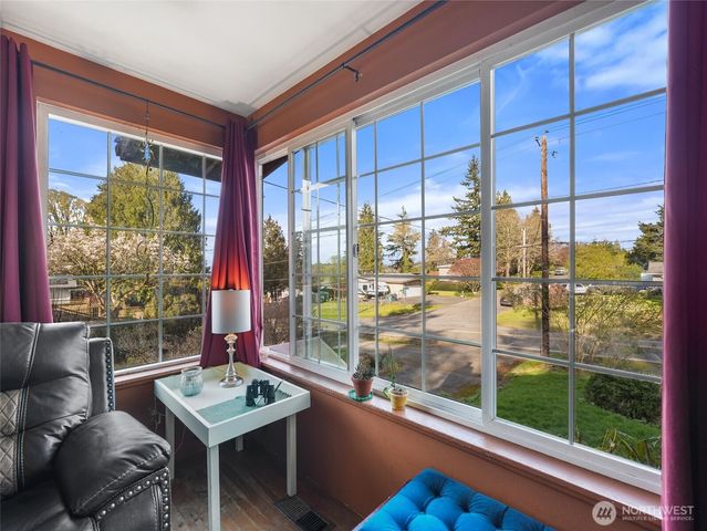 29853 8th Avenue SW, Federal Way, WA 98023