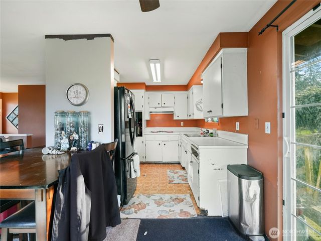 29853 8th Avenue SW, Federal Way, WA 98023