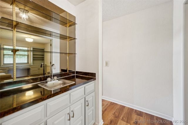 1505 W Fredericksburg Street, Broken Arrow, OK 74011