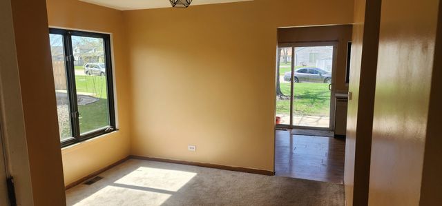 548 Alton Court, Carol Stream, IL 60188